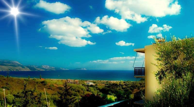 Meltemi And Apartment Finikounta