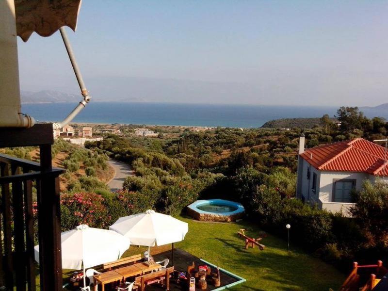 Meltemi And * Finikounta