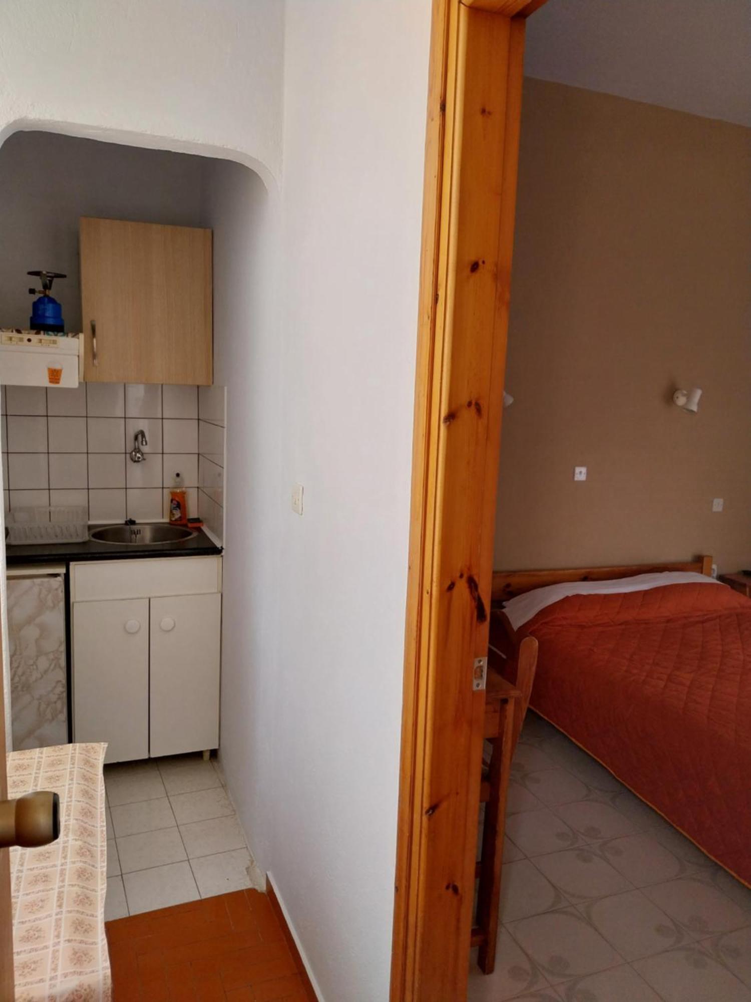 Apartment Meltemi And Finikounta