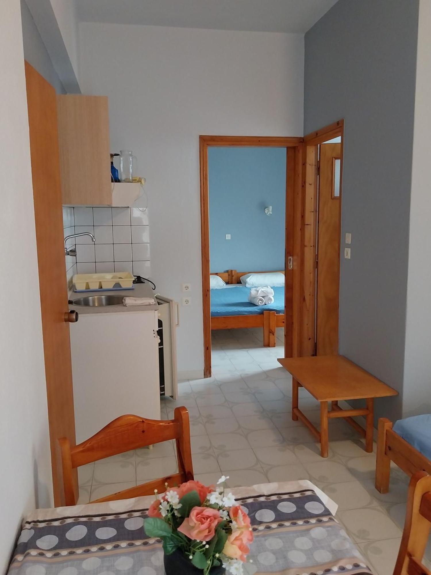Meltemi And Apartment