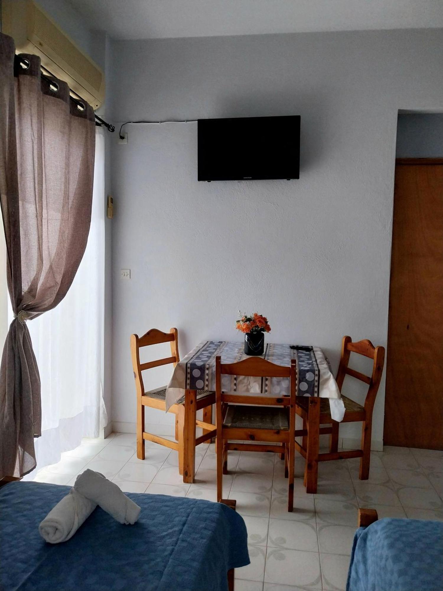 Meltemi And Apartment